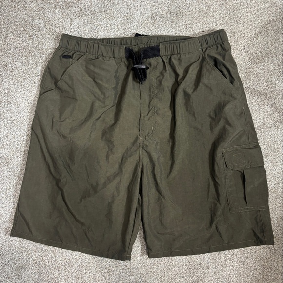Vintage Animal Kingdom Shorts Adult M‎ Green Disney World Safari Travel Cargo - Picture 1 of 11